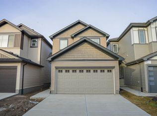 1216 13th Ave NW, Edmonton, AB T6T2R8