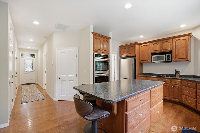 2nd image of 10 Topside Court