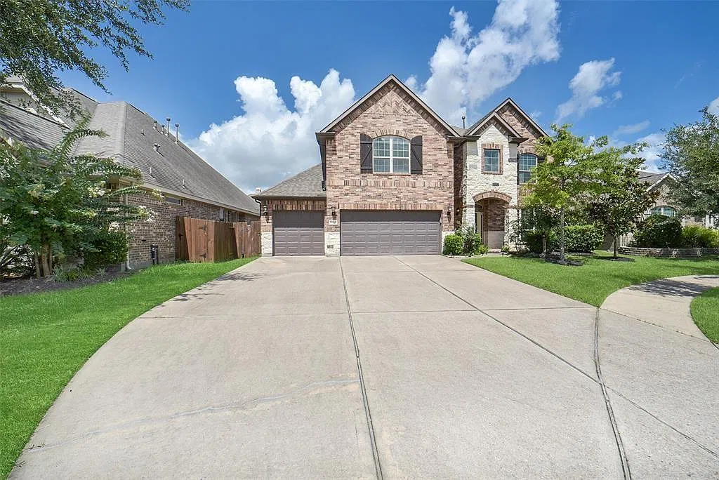4 bed, 3.5 bath, 3795 sqft, $3,960 — Photo 2