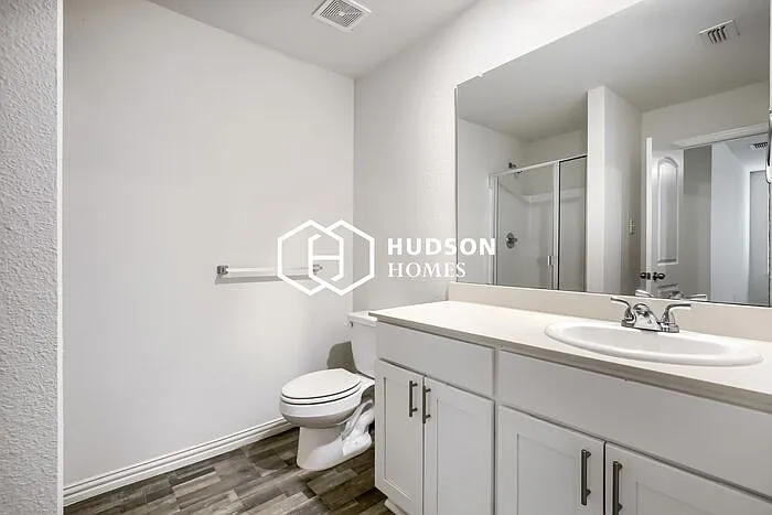 330 Flagship Ln — Photo 11