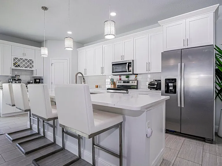 3010 Eldron Blvd SE — Photo 1