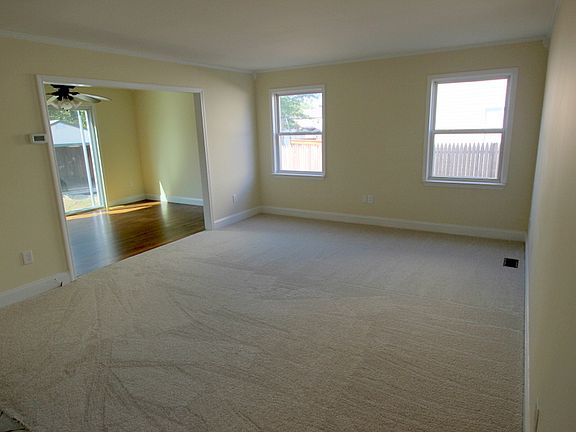 Living Room w/o Furniture