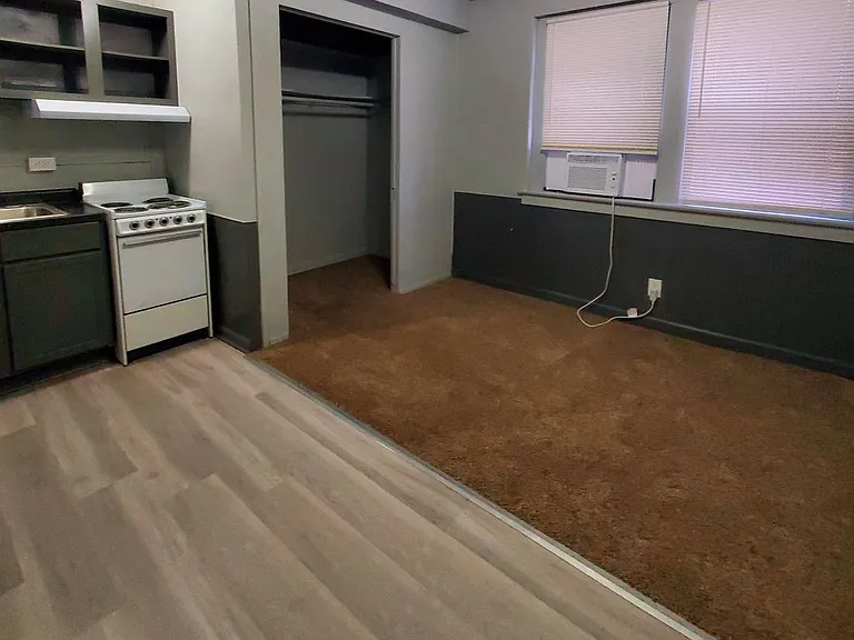 2205 Jones St — Photo 14