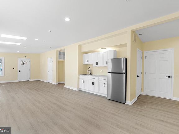 4th image of 1349 Yorktown Rd