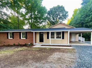 5750 Old Mendenhall Rd, Archdale, NC 27263