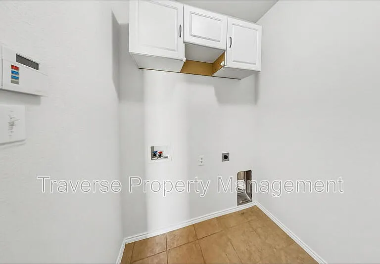 10001 Blue Bell Dr — Photo 24