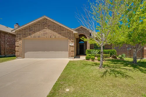 1437 Castlegar Ln Photo 1