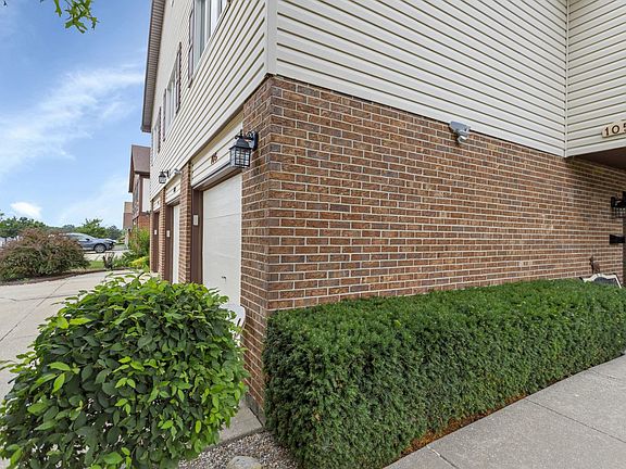 3rd image of 105 Morningside Dr #105