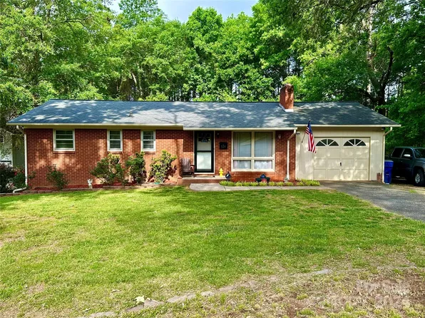 524 Timberlane Dr, Mount Holly, NC 28120