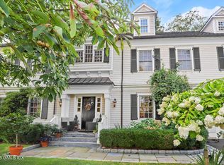 44 Riverside Ln, Riverside, CT 06878