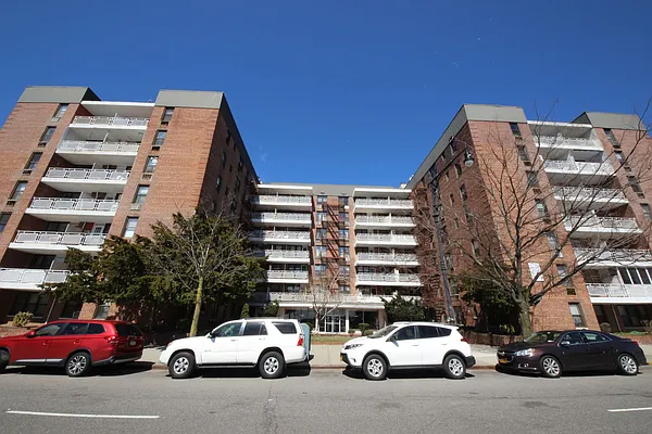 Sold by Andrew J. Markowitz Real Estate, LLC  | media 9