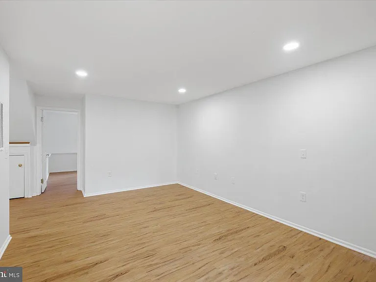 10598 Reeds Landing Cir — Photo 20