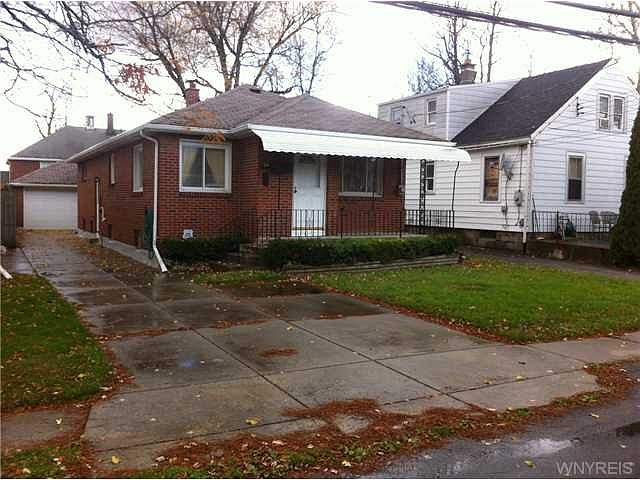 1st image of 24 Ellwood Pl