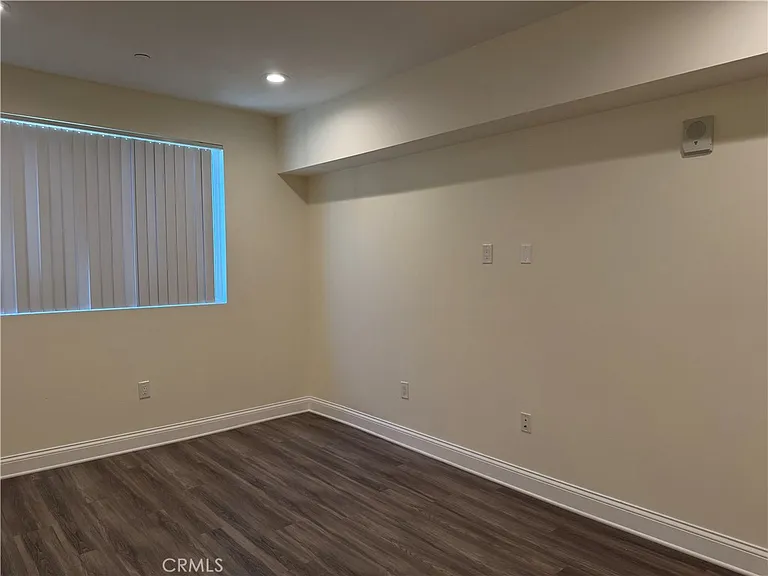 14934 Burbank Blvd #202 — Photo 18