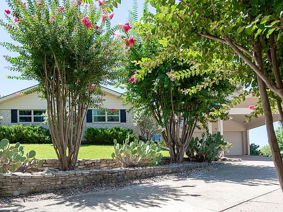 2nd image of 4221 Mojave Dr