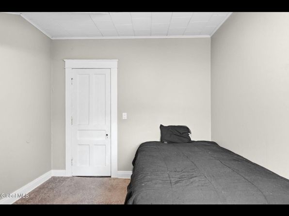 14 Locust Ave APT 3