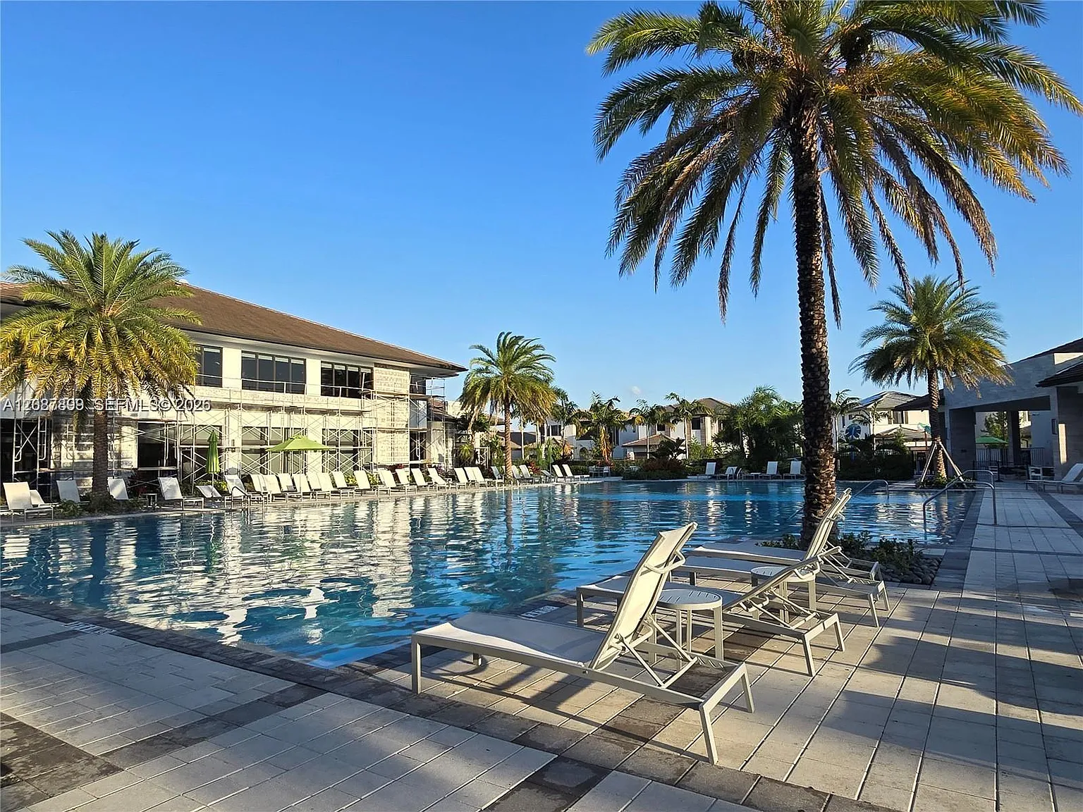 Downtown Doral South Phas — Photo 4