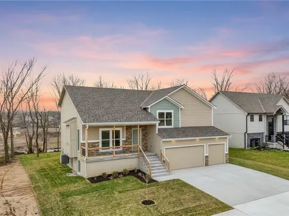 1336 N Holland Dr, Independence, MO 64056