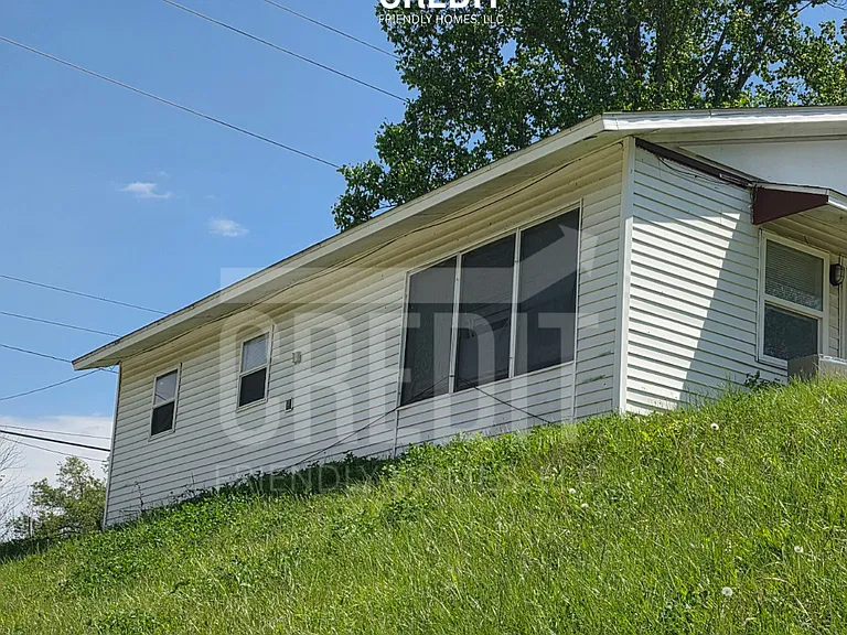 801 Cantrell Heights St — Photo 2