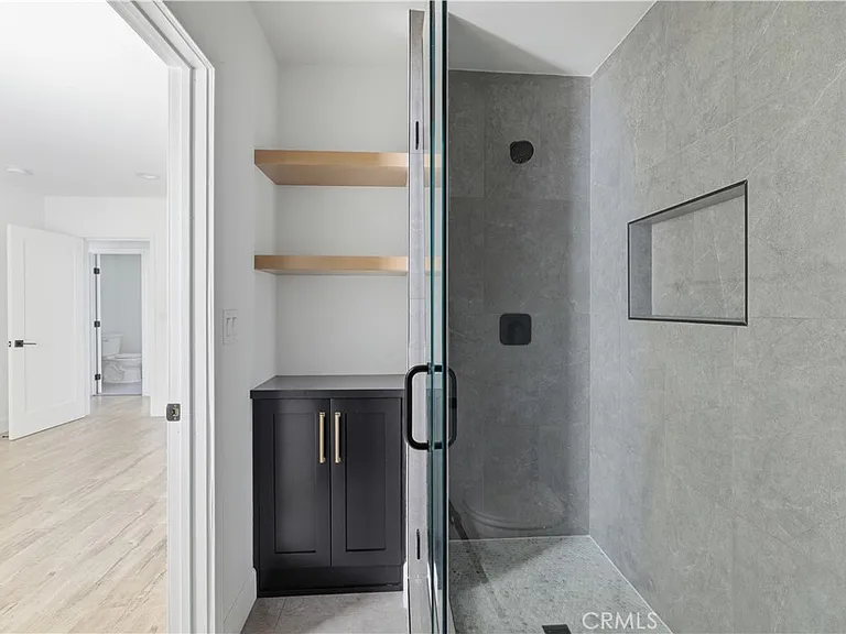 2311 Valencia St — Photo 15