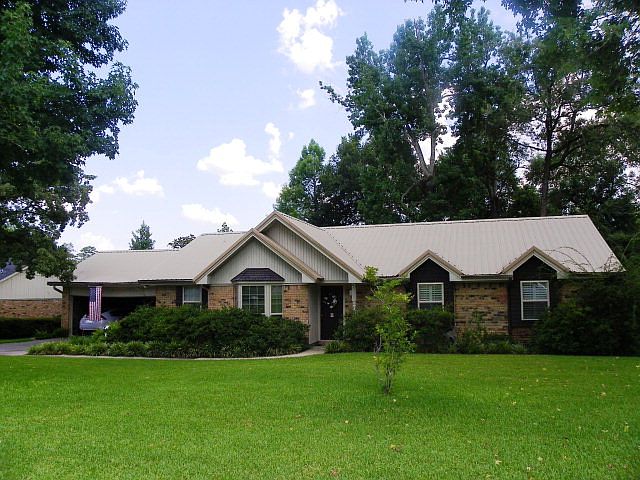 1st image of 11 Red Oak Ln
