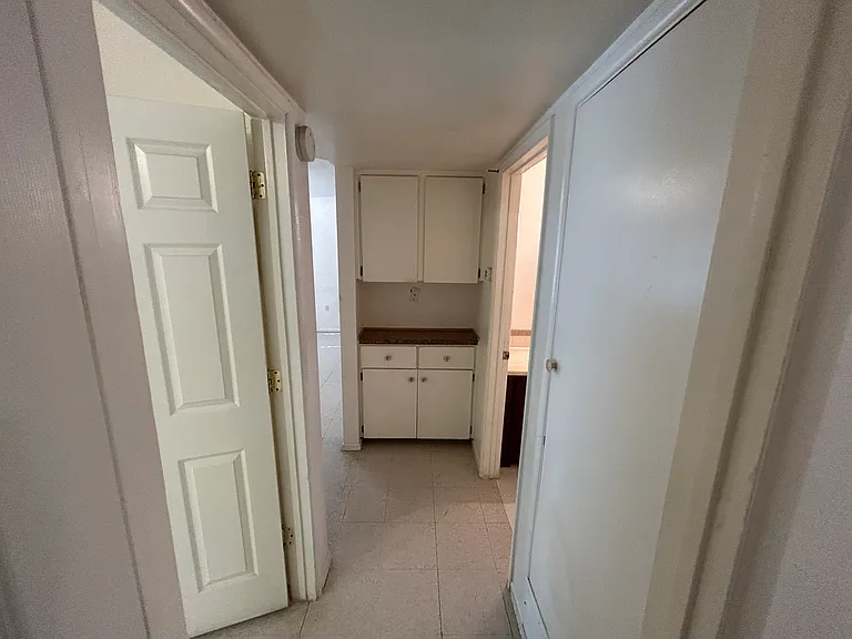 732 W 44th St — Photo 7