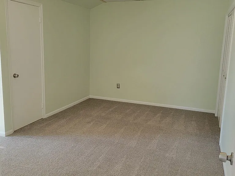 2404 Auburn Ave #6 — Photo 10