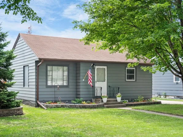 2201 1st Ave N, Grand Forks, ND 58203