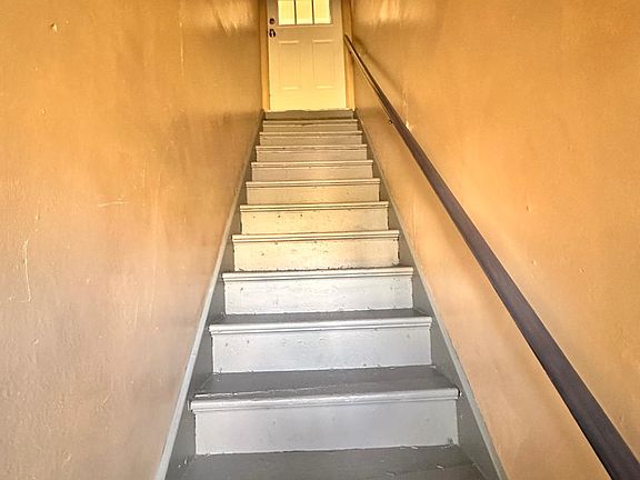 2nd image of 1465 Milburn Ave #2