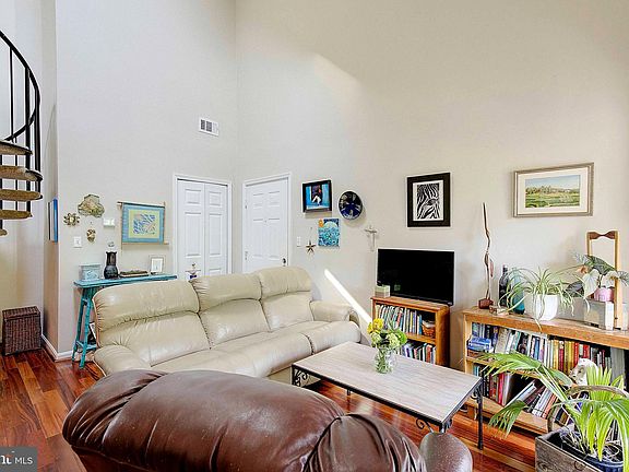 5th image of 1603 Airy Hill Ct #11E