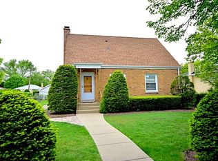 1114 Canfield Rd, Park Ridge, IL 60068