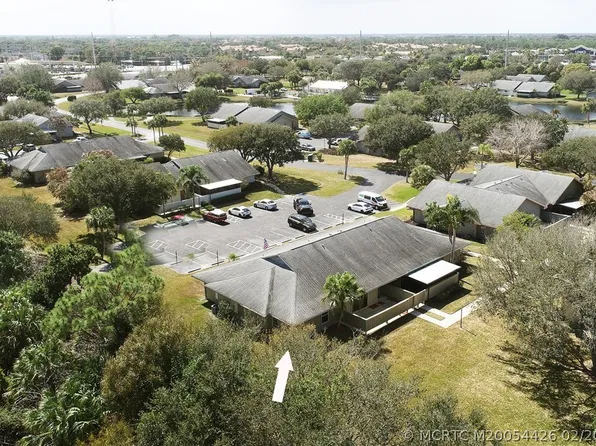 4007 NW Cinnamon Tree Cir, Jensen Beach, FL 34957