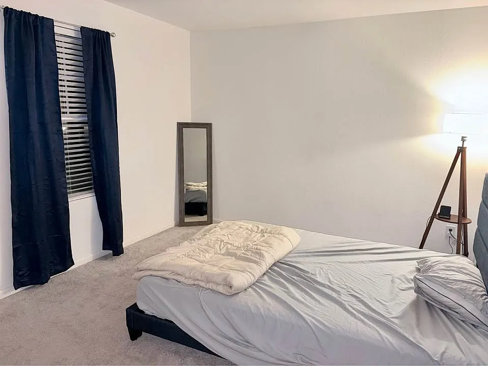 4 bed, 2095 sqft, $700 — Photo 3