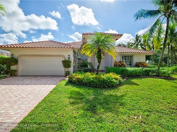 3rd image of 3067 Lakewood Cir