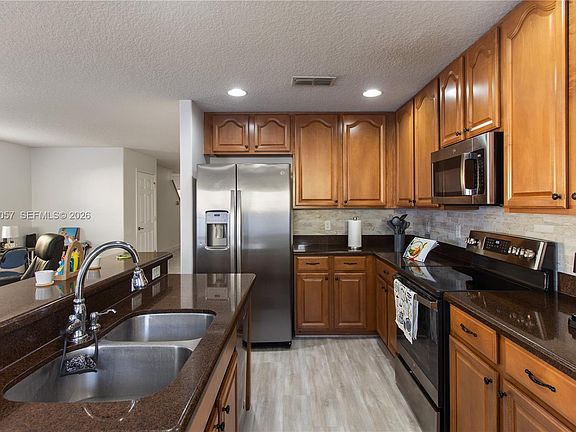 4th image of 3854 Shaftbury Pl