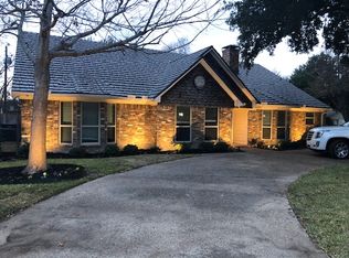5275 Freestone Cir, Dallas, TX 75227