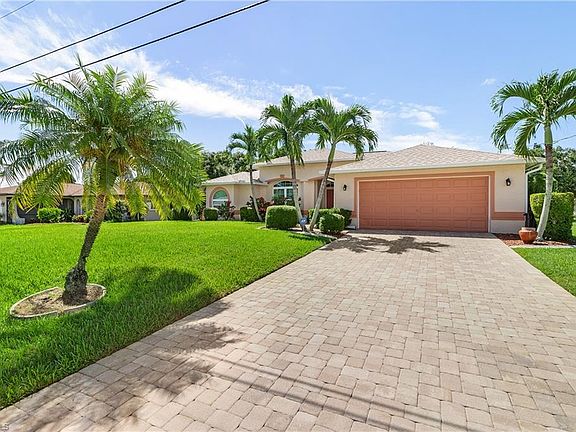 4th image of 1028 NE Van Loon Ln