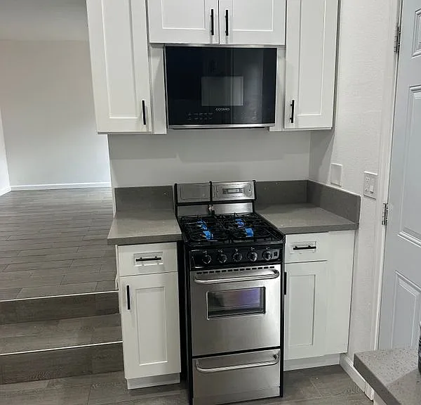 908 N Orange St #B — Photo 7