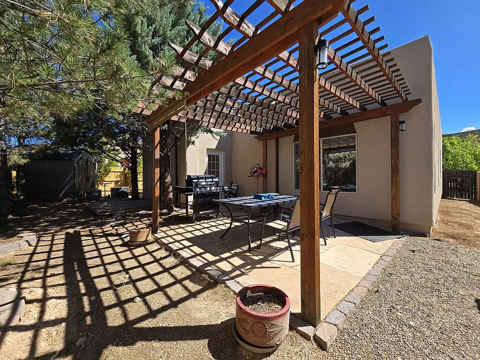 7112 Calientito Loop