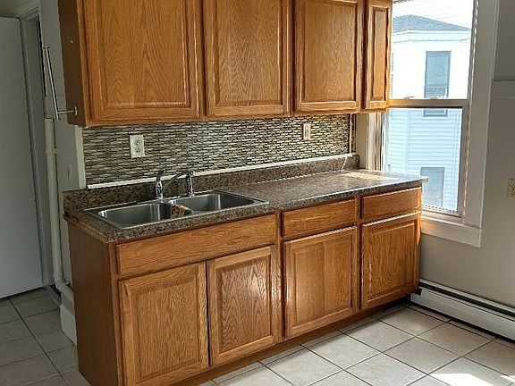 3rd image of 80 Cochran St #3L
