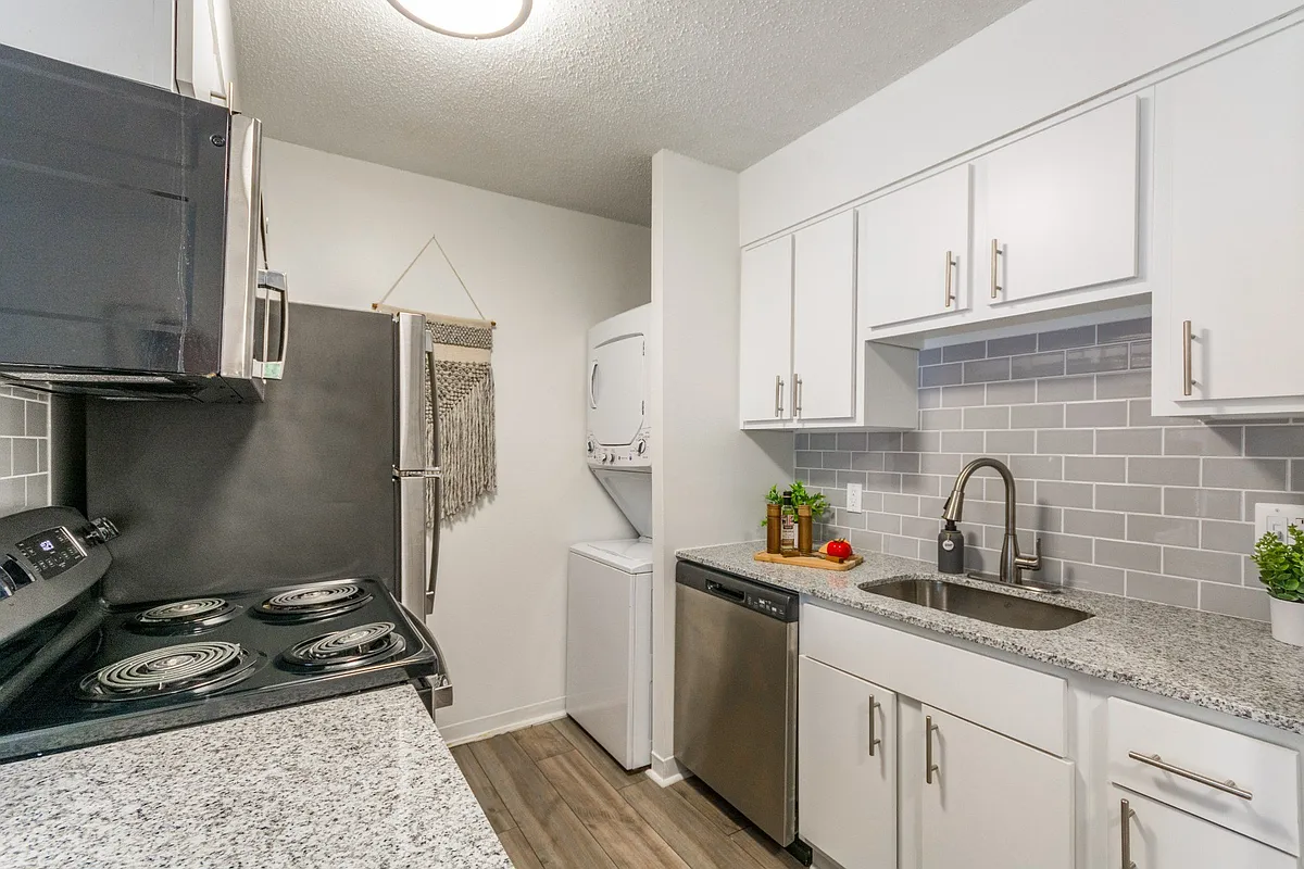 Building Photo - Brightwaters Apartments