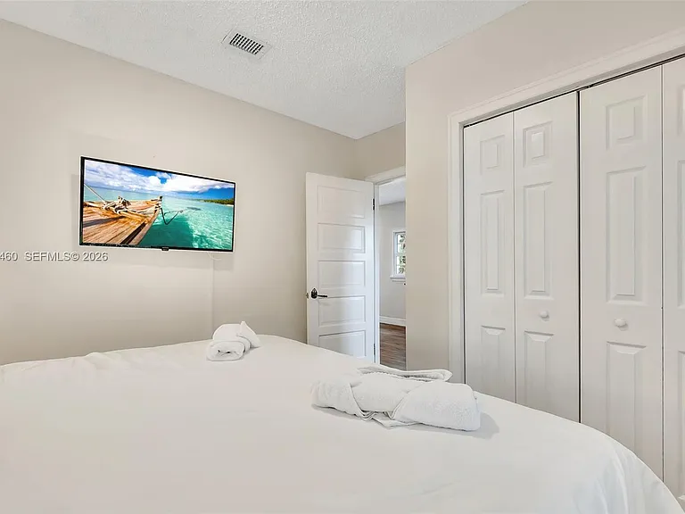 1826 NW South River Dr — Photo 34