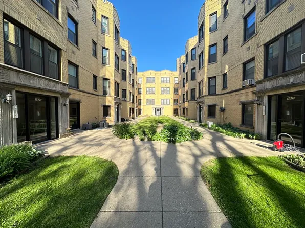3817 N Greenview Ave, Chicago, IL
