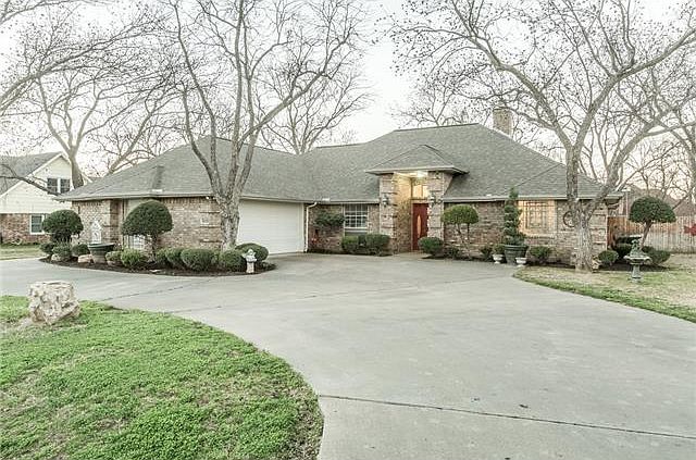 1st image of 9312 S Longwood Dr