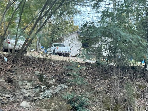 4th image of 3240 Skyline Dr