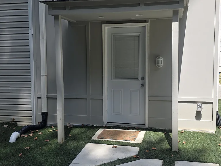 2080 E Roxboro Rd NE — Photo 4