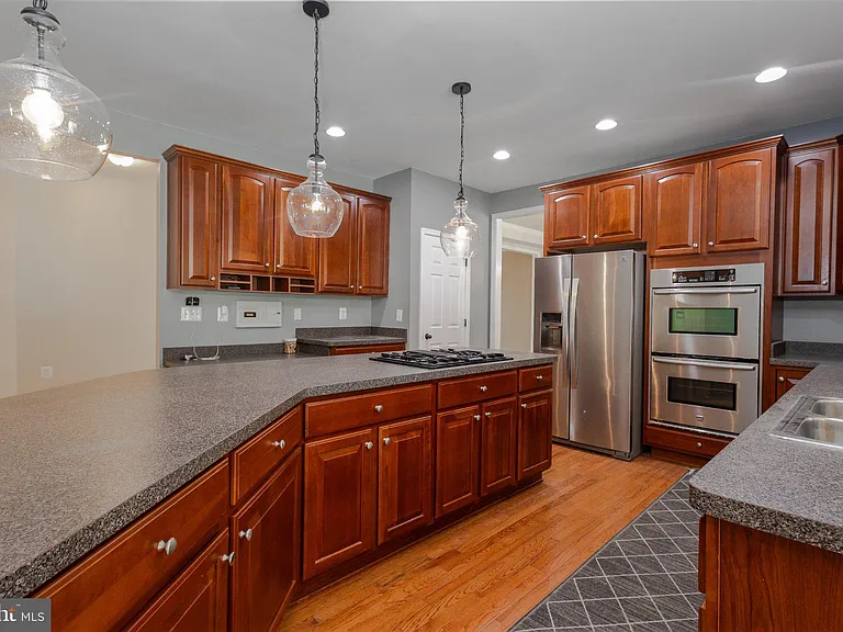 105 Ticonderoga Dr — Photo 8