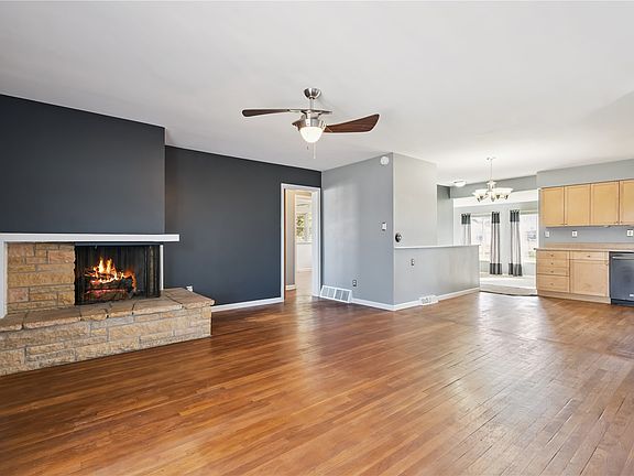 5th image of 1010 Norwood Dr SE