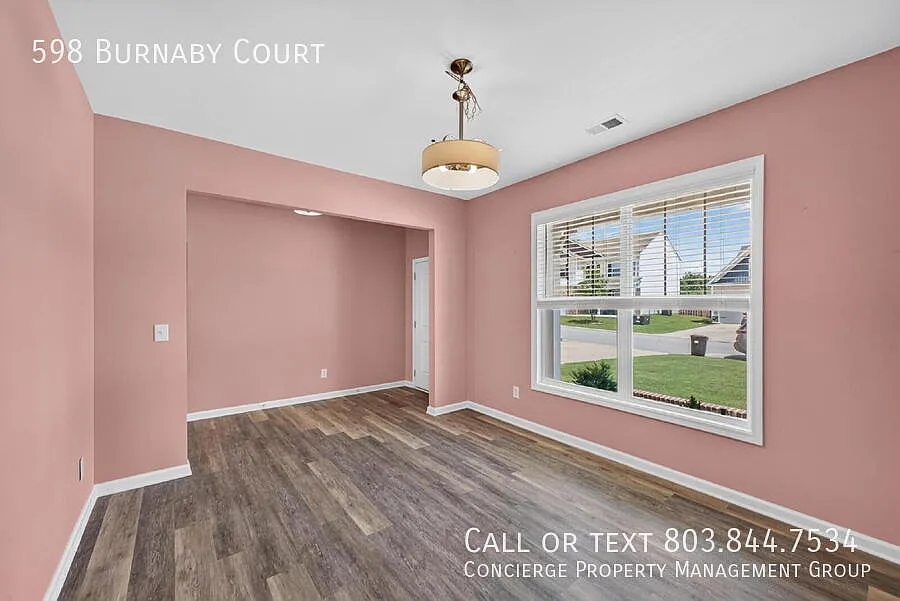 Modern and Cozy in Trolley Run Station! — Photo 4