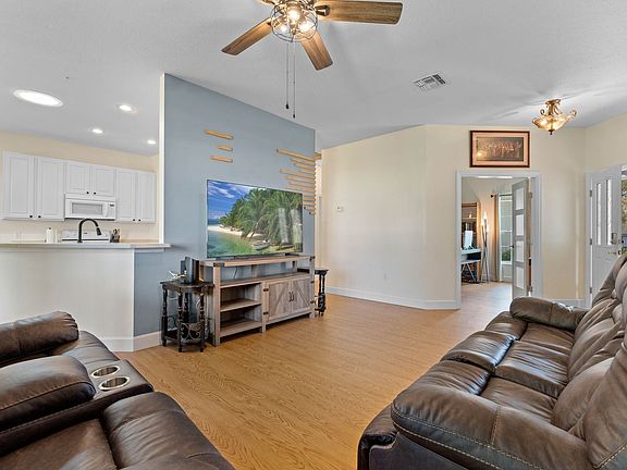 5th image of 194 Largo Dr